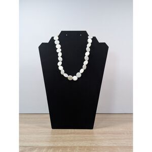 White Oval Bead Necklace 17 Inch – Mother of Pearl Style Fashion Jewelry